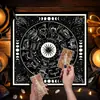 Mantel de Mesa con Cartas del Tarot, Mantel Decorativo en Tonos Oscuros, Resistente a Manchas, Mantel Antideslizante, Árbol Grande, Sol, Patrón Geométrico, Tela con Patrón Cuadrado