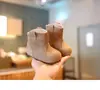 Botas curtas para bebê menina sapatos de criança sola macia antiderrapante outono e inverno novo com veludo sapatos infantis Birkenstock botas curtas sapatos de algodão de inverno quentes
