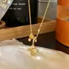 Collar Colgante Flor Hueca Color Dorado Lujo Ligero para Mujer, Cadena para Clavícula Elegante de Gama Alta Estilo Francés