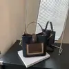 Bolso de hombro de moda y de alta gama 2026 otoño/invierno, gran capacidad, moderno, comercio electrónico transfronterizo, transmisión en vivo, Viento del Sur