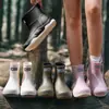 Botas de Lluvia de Moda Transfronterizas para Mujer, Estilo Japonés y Coreano, Zapatos Versátiles de Agua Dulce para Exteriores, Zapatos de Goma Antideslizantes para Cocina, Zapatos Impermeables para Lavado de Autos