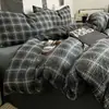 Conjunto de Roupa de Cama Listrado Preto e Branco Estilo Nórdico Peças Quatro Peças Macio Confortável Dormitório de Estudante Quarto Resistente à Sujeira Universal para Todas as Estações