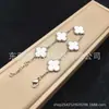 Versão High-End de 15mm do Clássico Bracelete de Trevo de Quatro Folhas para Mulheres, Joia Empilhável Colorida de Madrepérola Banhada a Ouro 18K de Luxo Leve com um Toque de Alta Qualidade