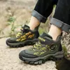 Sapatos de inverno de algodão para meninos, forrados com fleece e espessados para aquecimento, botas grandes de algodão estilo Nordeste, tamanhos médios e grandes para meninos, botas de neve para exterior com biqueira de aço