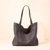 Bolsa de Mão Versátil Moda Transfronteiriça com Forro Interno Removível, Nova Bolsa Tote de Ombro Simples de Couro Bovino de Primeira Camada de Alto Padrão