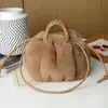 Bolsa Plissada de Pelúcia Nova Quente de Venda de Nicho Outono/Inverno 2025 Bolsa Fofa de Abóbora Bolsa de Mão Bolsa Transversal Nublada Elegante