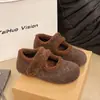 Zapatos Mary Jane Retro de Piel para Mujer 2025 Invierno Nuevos Zapatos de Exterior Gorro Zapatos Planos Cálidos Antideslizantes Forrados de Lana Zapatos de Algodón para Mujer
