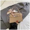 Bolso de Mano Muy Atractivo para Mujer 2026 Verano Nueva Moda Retro Simple Casual Bolso Cruzado