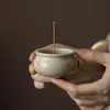 Pequeno incensário cerâmico de três pernas com cinzas de planta, para uso doméstico, ferramentas de incenso para cerimônia do chá chinesa, para incenso em varetas, porta-incenso, interno