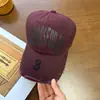 Boné de Baseball Americano Retrô Desgastado para Mulheres, Temporada de Primavera, Circunferência da Cabeça Grande, Boné Rasgado da Moda, Versátil para Uso Externo, Faz o Rosto Parecer Menor