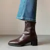 Versión de Piel de Vaca~Botines Cortos de Mujer con Tacón Alto Estilo Nuevo Invierno 2026 Aumento Interno de Altura Botas Martin Tacón Grueso Botas Adelgazantes
