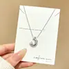 Nuevo Producto, Collar de Acero de Titanio con Incrustaciones de Diamantes en Forma de Luna para Mujer, Cadena de Clavícula de Moda de Gama Alta de Nicho, Accesorio Versátil y Elegante