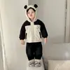 Dianxi 2026 Otoño/Invierno Nuevo Conjunto de Chaqueta Acolchada de Felpa con Capucha, Camiseta Básica y Pantalones para Bebé y Niño Pequeño con Diseño de Panda