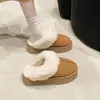 Pantuflas gruesas peludas para mujer talla grande, nuevo estilo de moda invierno 2026, forradas de felpa, zapatillas de media caña cerradas estilo Birkenstock, tallas 41 a 43