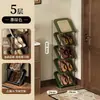 Simples prateleira inclinada de rattan de vários níveis em estilo vintage para armazenamento de sapatos para apartamentos pequenos, uma ferramenta mágica para organizar o espaço