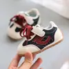 2026 Nuevos Zapatos Caminadores para Bebé Zapatos Funcionales Aggan de 1 a 6 Años Suela Suave Antideslizante Estilo Retro para Niños y Niñas Zapatos Estables para Gateadores