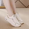Primavera 2025, nuevos zapatos blancos para mujer, de cuero, ligeros, combinables, para correr, deportivos, casuales, planos de cuero.
