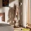 Perchero de pie para dormitorio, perchero de madera maciza ahorrador de espacio, organizador de ropa nocturno junto a la cama, perchero para colgar ropa