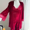 Pijama Sexy Feminino Primavera e Outono Veludo Dourado Conjunto de Três Peças com Suspensório Cardigã Calça Pura Desejo Renda Roupa de Casa com Bojos