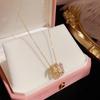 Collar de perlas estilo Ins para mujer, diseño de nicho versátil, lujo ligero de alta gama, cadena para clavícula, colgante de amor, joyería al por mayor