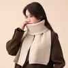 Bufanda Pequeña Versátil de Alta Gama Estilo Coreano para Mujer, Calentador de Cuello de Punto Suave Mezcla de Lana Otoño e Invierno, Nuevo Diseño de Moda