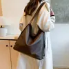 Bolsa Tote Casual Feminina 2025 Nova Moda Mais Fácil de Combinar Popular para o Dia a Dia Grande Capacidade Bolsa Transversal de Ombro