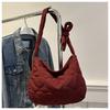 Bolsa jaqueta acolchoada de algodão bordada Lingge 2024 outono e inverno nova bolsa bolinho bolsa de ombro casual bolsa mensageiro coreana de grande capacidade