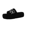 Marca de moda socialite Ropa de abrigo Pantuflas peludas para mujer 2024 Nuevo Letra M Gamuza Chanclas sin cordones Otoño e Invierno Pantuflas de algodón de 7 cm