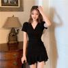 Saia elegante rabo de peixe feminina verão Coreia do Sul nova cintura emagrecimento decote em V design nicho vestido preto