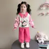 Traje de Dibujos Animados para Niñas Primavera/Otoño 2026 Nuevo Estilo Sudadera Elegante con Lazo para Niños Conjunto de Dos Piezas Ropa Casual de Otoño para Bebé