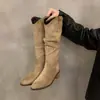 Botas Largas Marrones Retro Boca de Serpiente Botas de Mujer Media Pantorrilla Invierno Primavera 2026 Botas Rad Arrugadas Punta en V Botas Largas