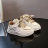 Zapatos de Lona para Niños Blancos Suela Gruesa Niños Medianos y Grandes Estudiante Zapatos Casuales 2025 Principios de Otoño Niños Rendimiento Niñas Zapatitos Blancos