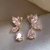 Aretes de Mariposa Super Flash para Mujer, Diseño de Nicho de Lujo Ligero, Aretes Colgantes de Zircón, Aretes de Temperamento para Estudiantes que Viajan al Trabajo, Venta al por Mayor