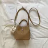 Bolso de Mujer Elegante de Alta Apariencia de Shuai Mi, Nuevo Bolso Cruzado de Cubo Estilo Coreano Simple, Bolso de Hombro para Viaje de Primavera 2026