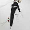 2026 Marca Independiente Transfronterizo Hilo de Plata Delgado Hueco Cuello Halter Sexy Hombros Descubiertos Diseño Irregular Body