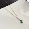Colar de aço de titânio Golden Love feminino, estilo frio, elegante, corrente de clavícula, design de nicho, simples, combinando com a corrente