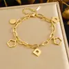 Pulsera de Diseño Exagerado Estilo Europeo y Americano con Colgante de Flor Corazón Chapado en Oro, Acero Inoxidable Multicapa Versátil Elegante Joyería Accesorio de Mano