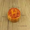Modelo de Bolo Lunar Artificial de PVC Bolo Lunar Chinês com Gema de Ovo e Pasta de Lótus Enfeites para o Festival do Meio Outono Comida Artificial Bolo de Casamento Lanches para Cinema e Televisão