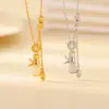 Colar Clavícula Yuebao Jewelry Calcedônia Branca Natural Prata de Lei S925 Banhado a Ouro Design de Nó de Bambu e Folha Mensagem Auspiciosa Elegante com Toque de Luxo