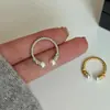 Anillo de Perla Retorcida Estilo Medio Vintage Diseño Lujo Ligero Textura de Alta Gama Anillo Abierto Pulsera para Mujer Versátil
