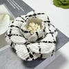 Broche Camelia Francesa Suqi Flor Pequeña Fragante Difusor de Tela Ropa Pin Simple Joyería Artefacto para Ajustar la Cintura