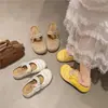 Chinelos de Pérola Respiráveis de Verão e Primavera, Novo Design de Moda, Tamanho Pequeno, Bico Fechado para Mulheres, Design Slip-On, Sapatos Preguiçosos Femininos com Design Vazado