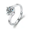 Anillo de Moissanita Estilo Celebridad de Internet Douyin Kuaishou Xiaohongshu para Mujer Brazo Retorcido S925 Cabeza de Toro Abierto Ajustable