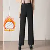 1035 Jeans de Perna Larga Slim para Mães de Meia-Idade de Inverno Calças Casuais de Algodão Lavado de Perna Reta para Mulheres Plus Veludo Plus Espessura