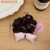 Scrunchie floral em forma de coração artístico estilo coreano vintage na cor café para meninas, oferecendo um visual de alta qualidade, elegante e moderno