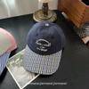Gorra de béisbol coreana de verano nueva con bordado de letras y ala a cuadros para niños, hombres y mujeres, ideal para combinar con todo, a la moda.