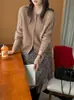 [Conjunto Estilo Coreano] Cárdigan de Punto Trenzado Cuello Redondo de Lana Cachemir Cepillada Pesada para Mujer, Abrigo de Botones Sencillos Otoño/Invierno