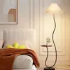 Lámpara de Pie Color Crema Estilo Francés con Estante, Adecuada para Sala de Estar, Dormitorio o Junto al Sofá, Lámpara de Mesa con Atmósfera Retro Artística