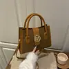 Alto Valor Estético Retrô Chique Moda Inverno 2026 Nova Versátil Simples Casual Texturizada Bolsa de Ombro Cruzada de Mão
