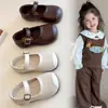 Zapatos Mary Jane para niñas de 3 a 6 años, estilo primavera y otoño, zapatos de princesa de suela blanda, zapatos individuales para niños, zapatos de bebé blancos y marrones